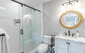 Paws On Pelham (Adults Only)